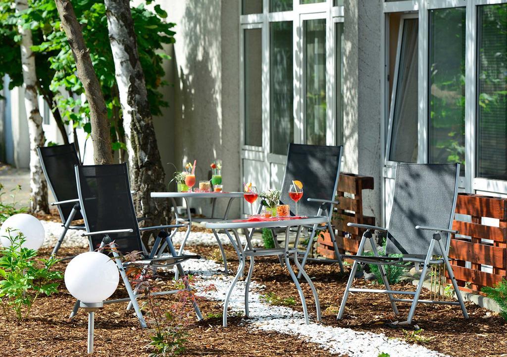 Michel Hotel Frankfurt Airport Ruesselsheim Exterior photo