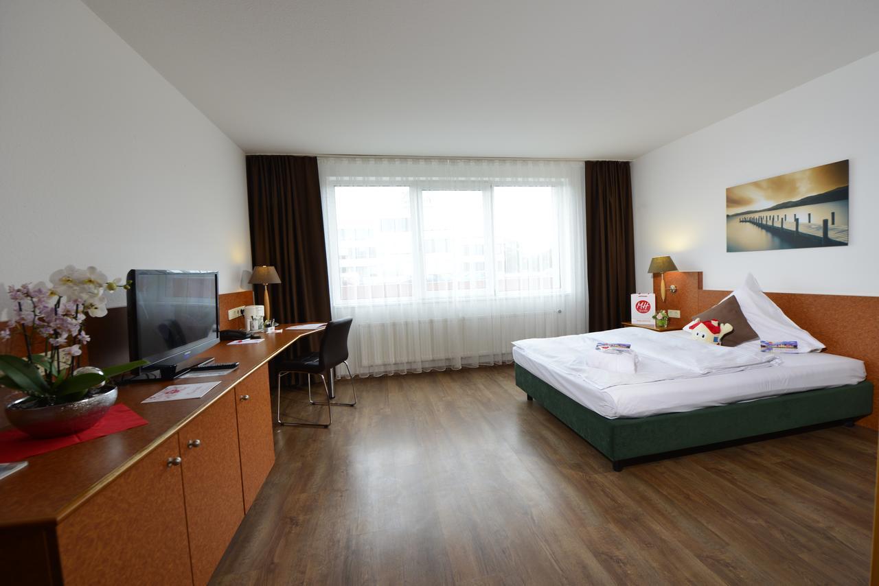 Michel Hotel Frankfurt Airport Ruesselsheim Exterior photo