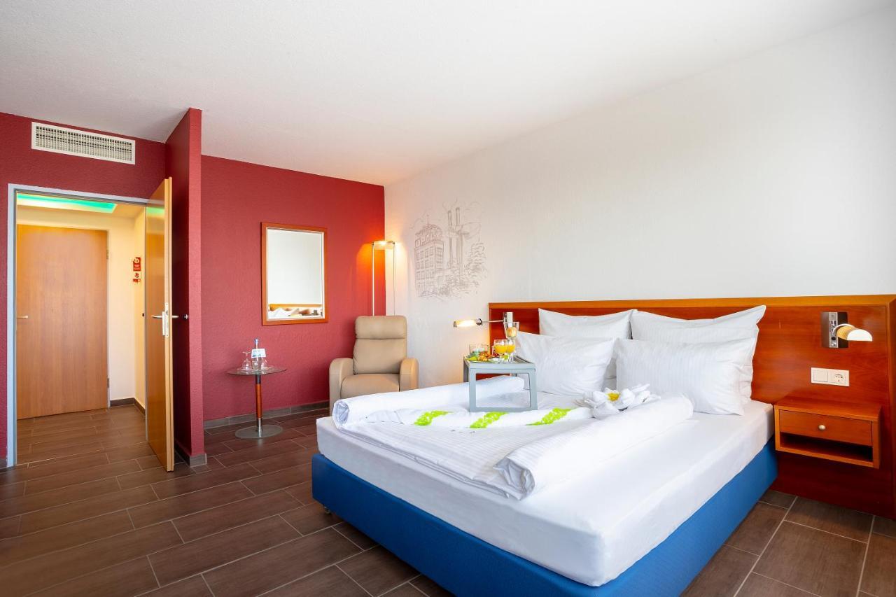 Michel Hotel Frankfurt Airport Ruesselsheim Exterior photo